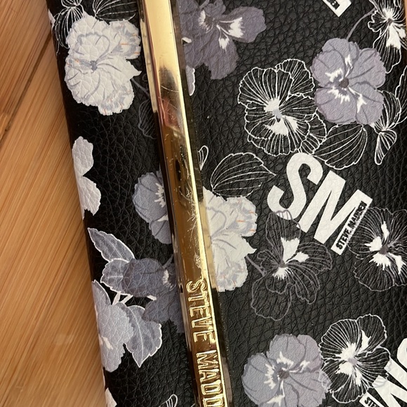 Steve Madden wallet great used condition black grey magnolia gold - Picture 2 of 11